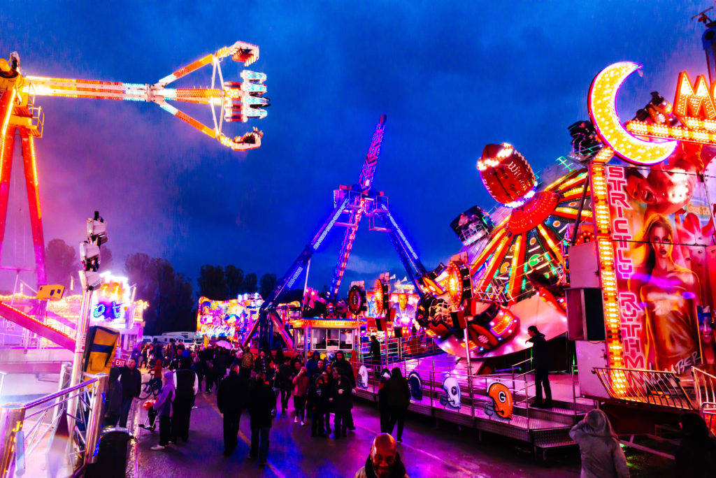 Rides At The Hull Fair Background