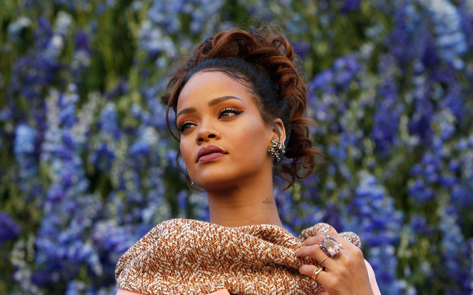 Rihanna Hd Blue Flowers