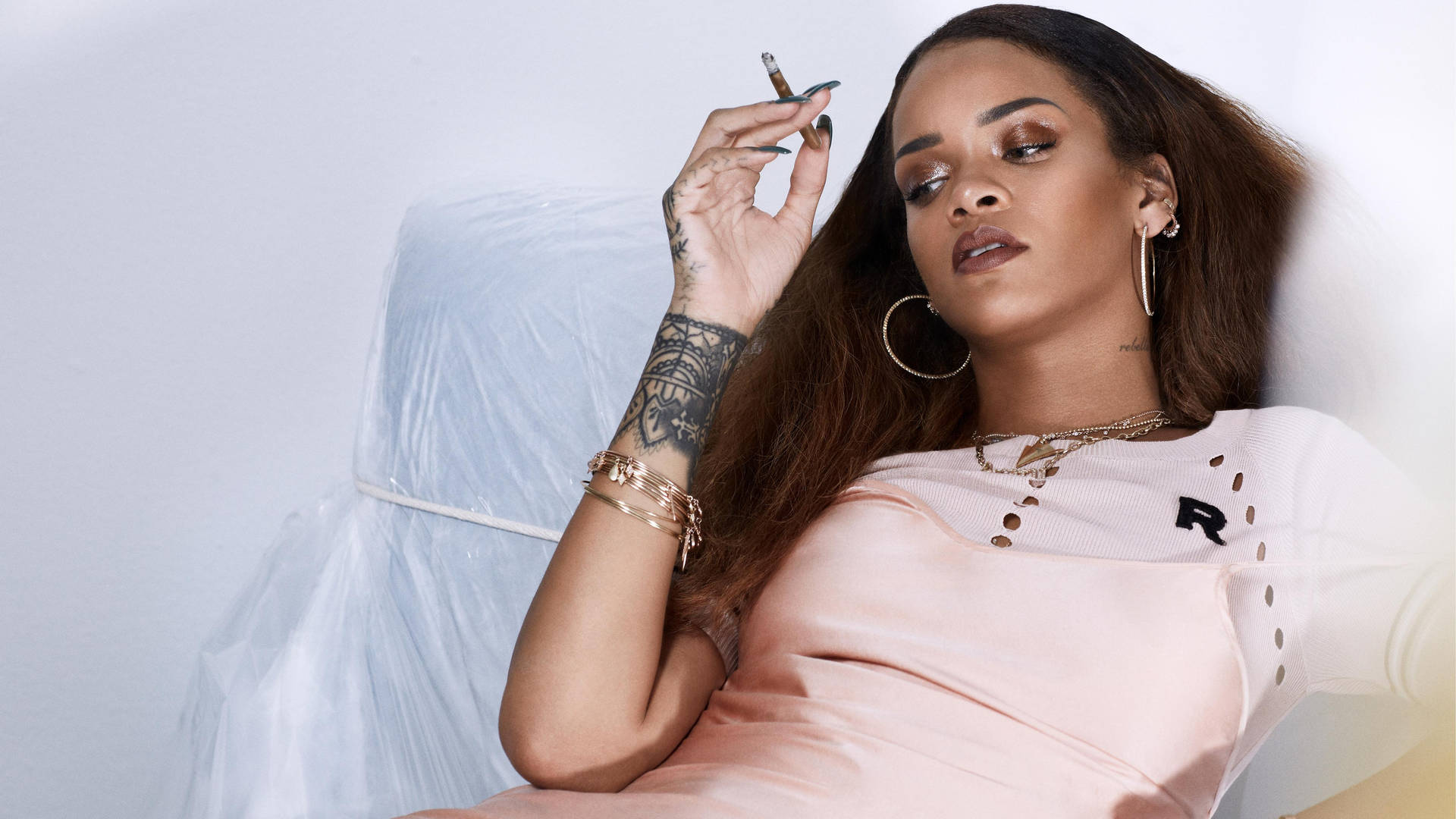 Rihanna Hd Holding Cigarette Background