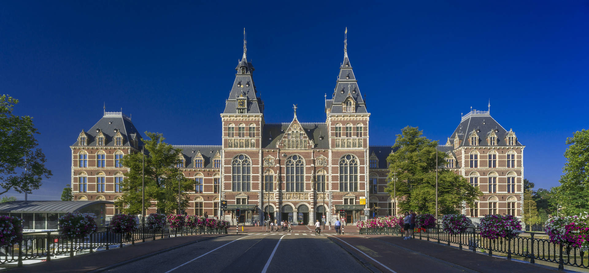 Rijksmuseum With Deep Blue Sky Background