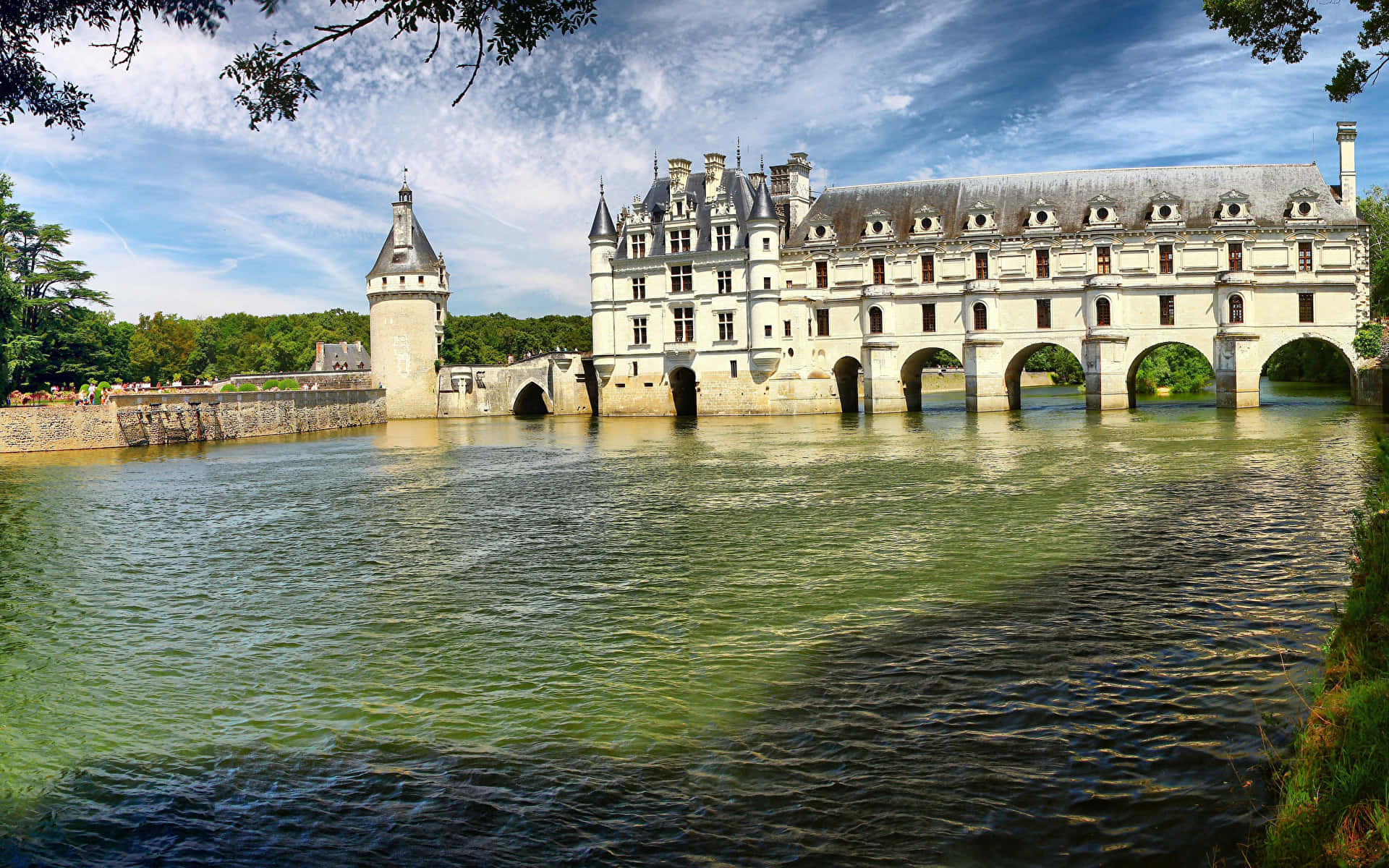 Rippling River Chenonceau Background