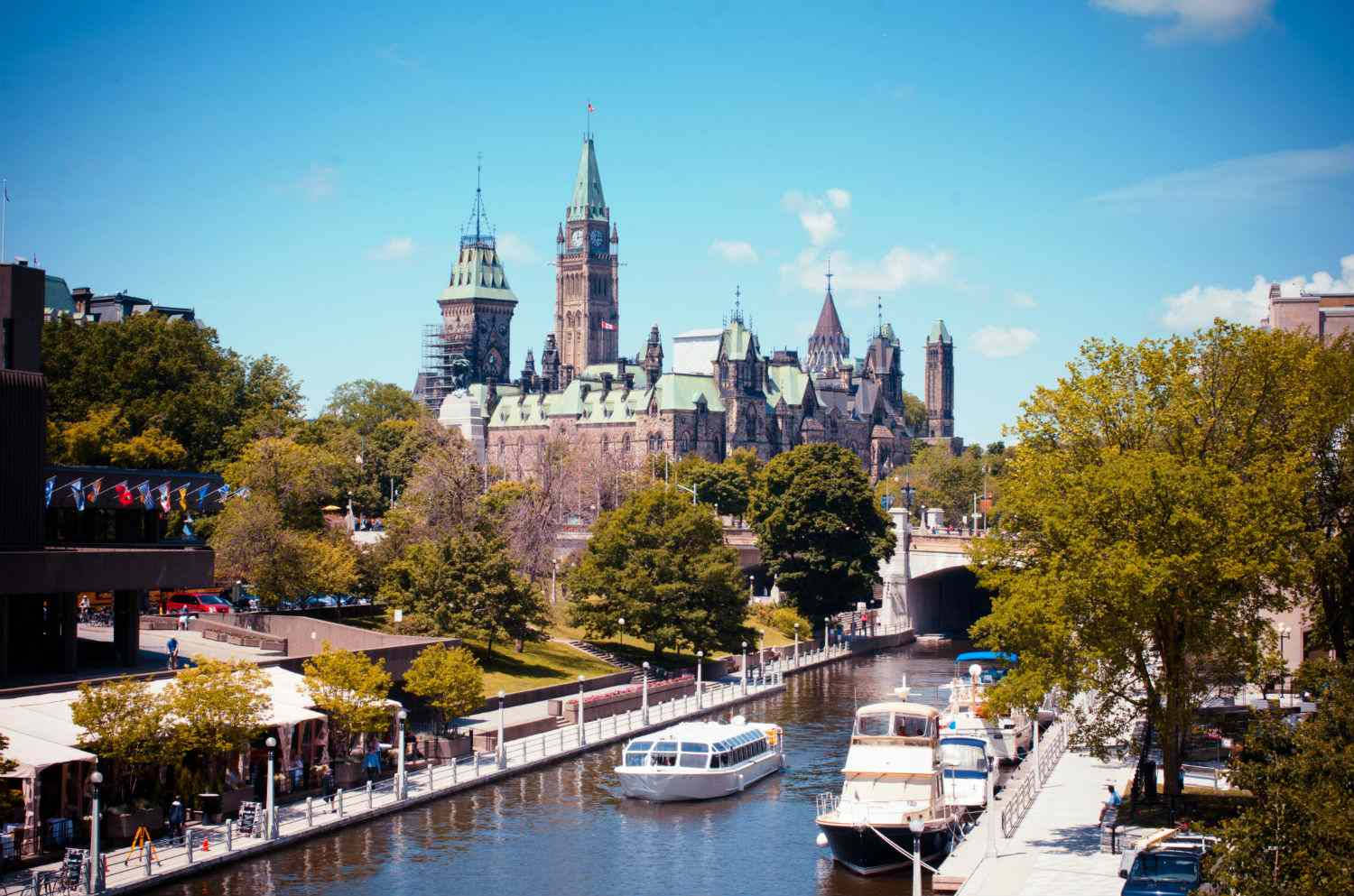 River Cruise In Rideau Canal, Ottawa Background