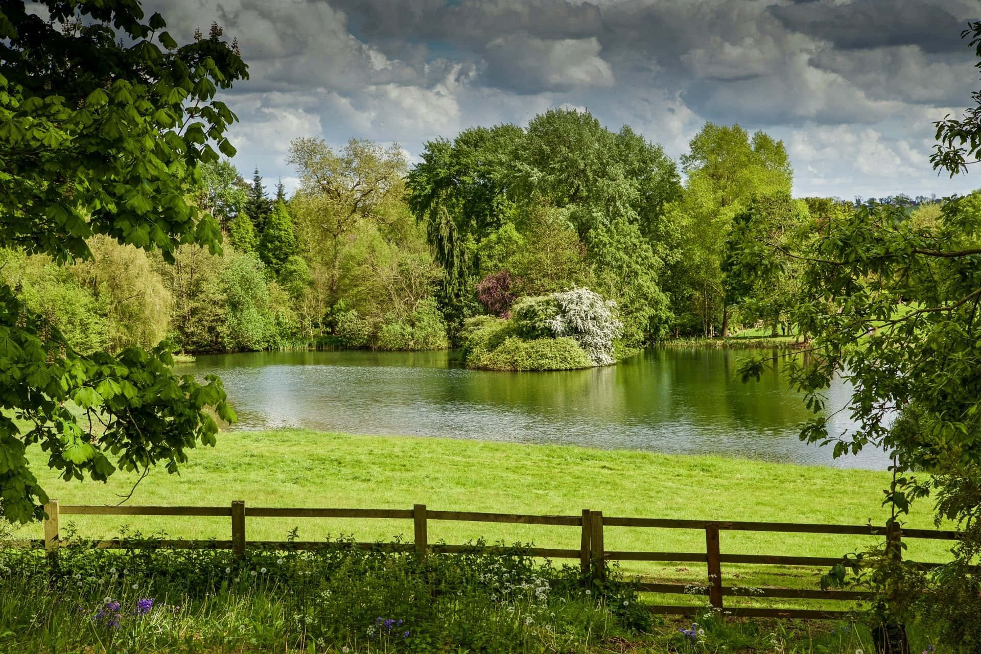 River Park New England Summer Background