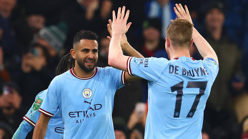 Riyad Mahrez High Five De Bruyne Background