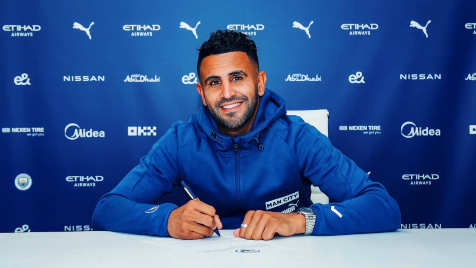 Riyad Mahrez Officially Signing With Manchester City Background