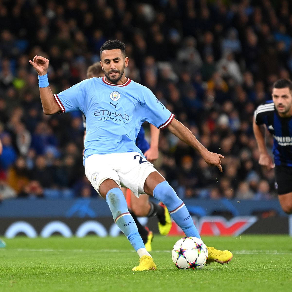 Riyad Mahrez Sliding Ball