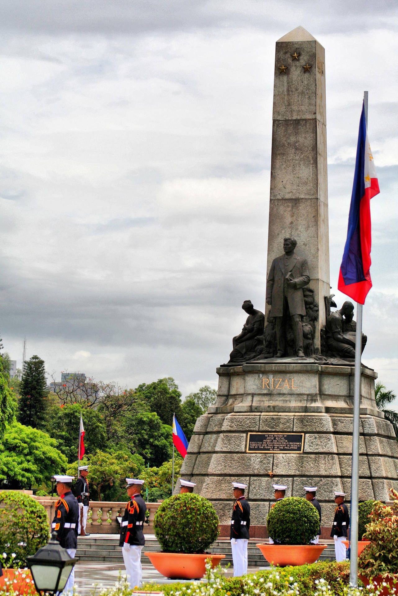 Rizal Park Statue Manila Background