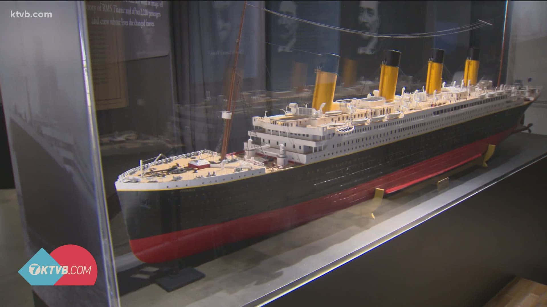 Rms Titanic Museum Ship Model Inside Glass