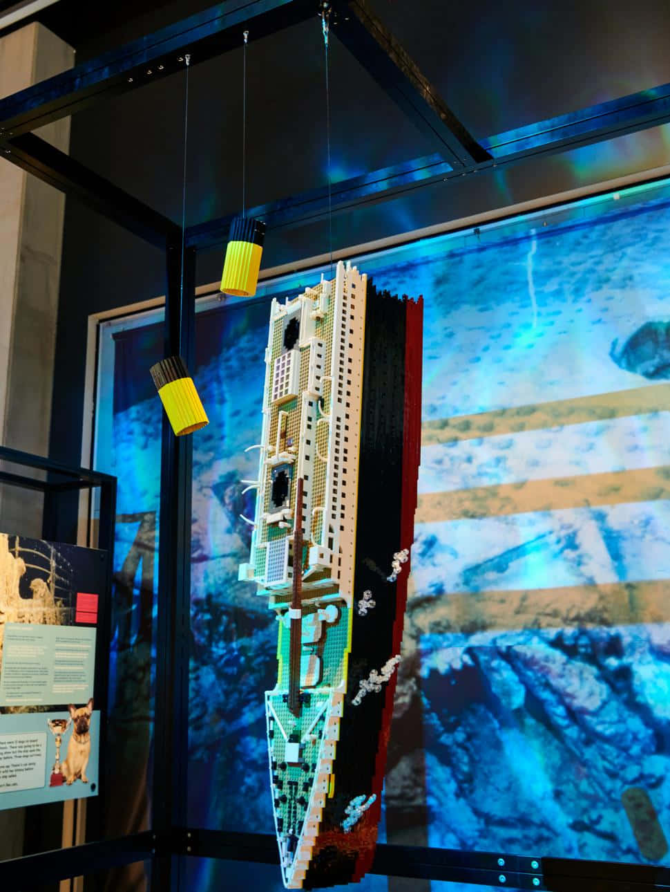 Rms Titanic Museum Sunken Model Background