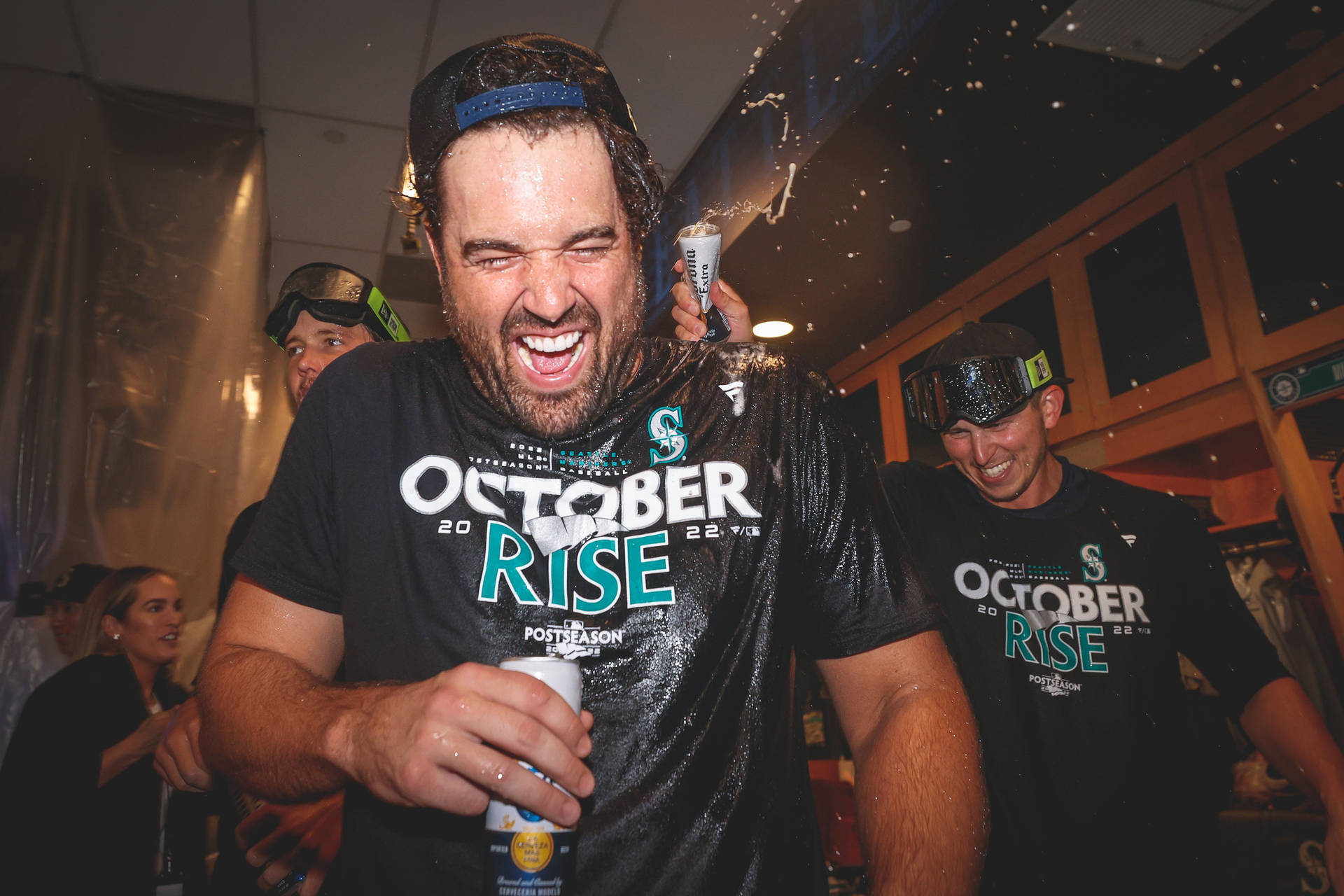 Robbie Ray At A Party Background