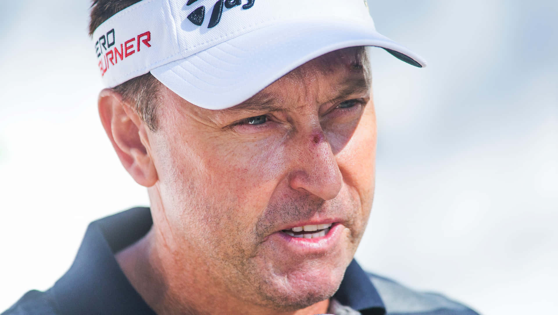 Robert Allenby Close Up Background