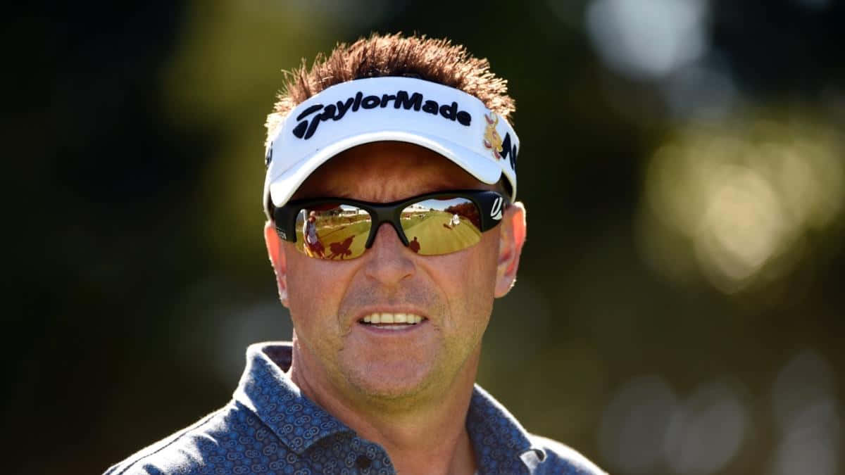 Robert Allenby Serious Face Background