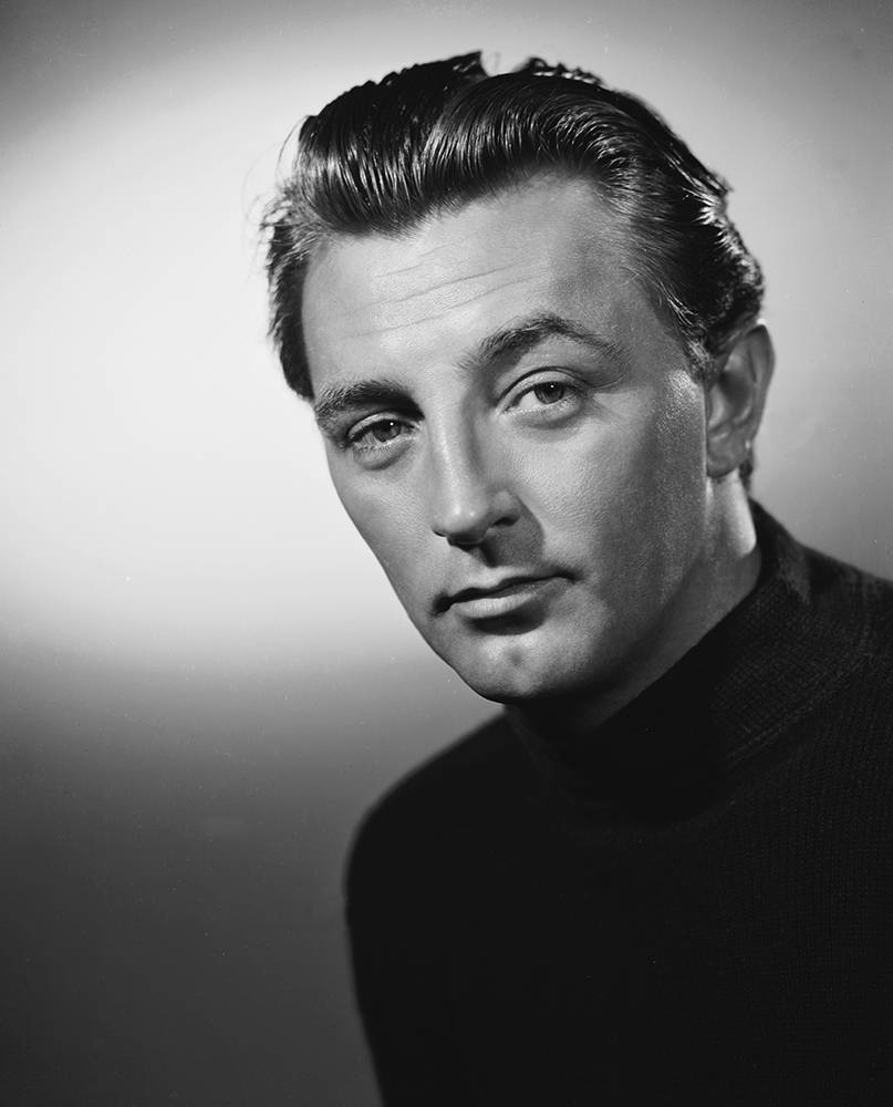 Robert Mitchum Black And White In Black Shirt Background