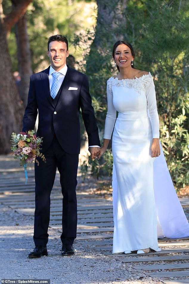 Roberto Bautista Agut And Wife Wedding Day Background