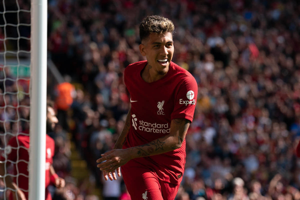 Roberto Firmino Clapping Background