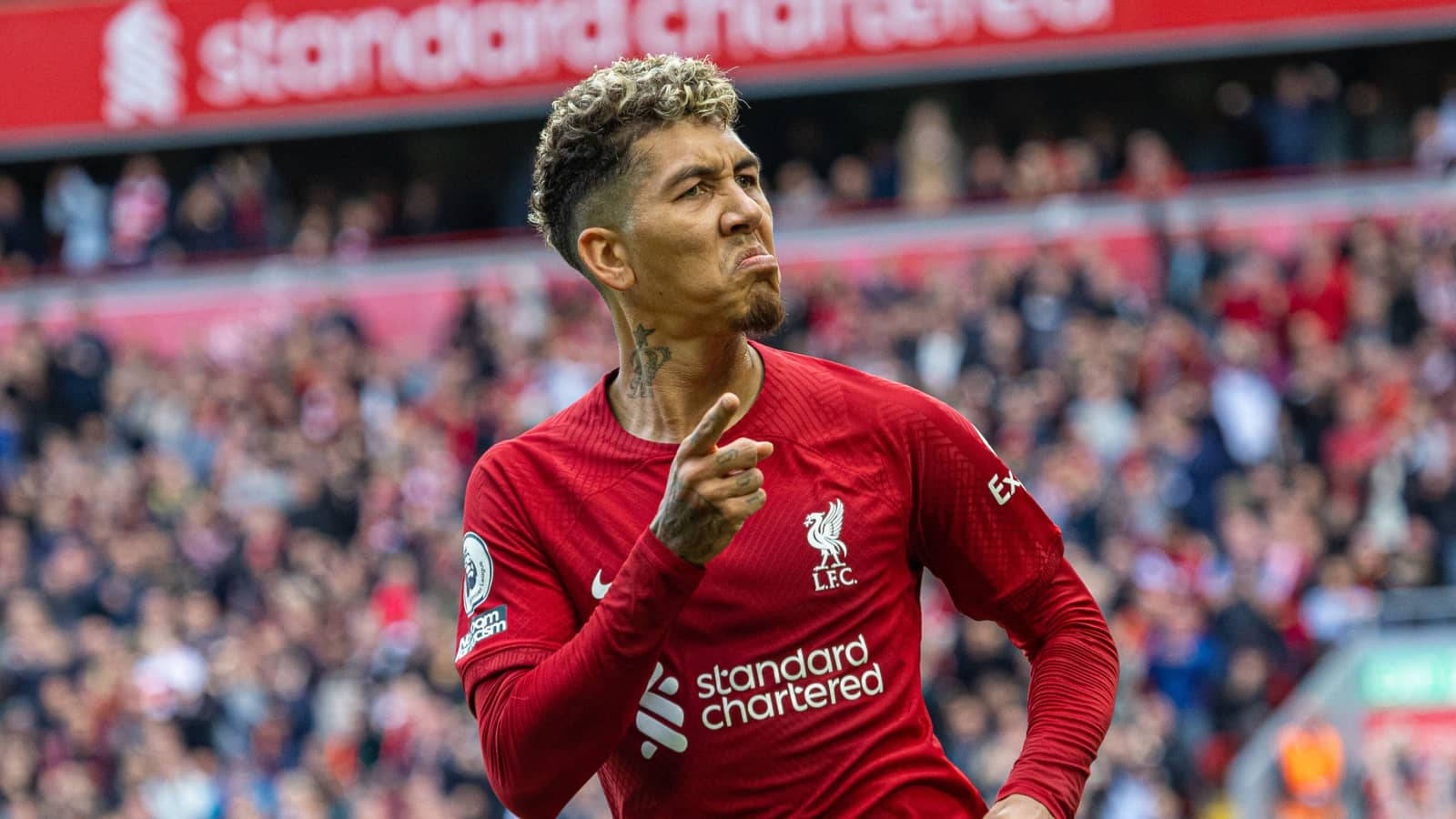 Roberto Firmino Funny Face Background