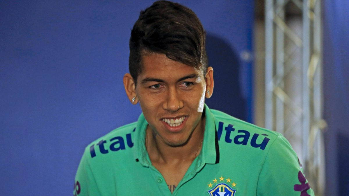 Roberto Firmino Green Shirt Brazil