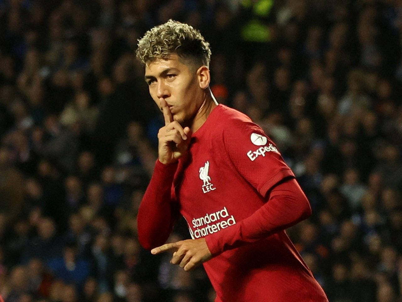 Roberto Firmino Keep Quiet Background