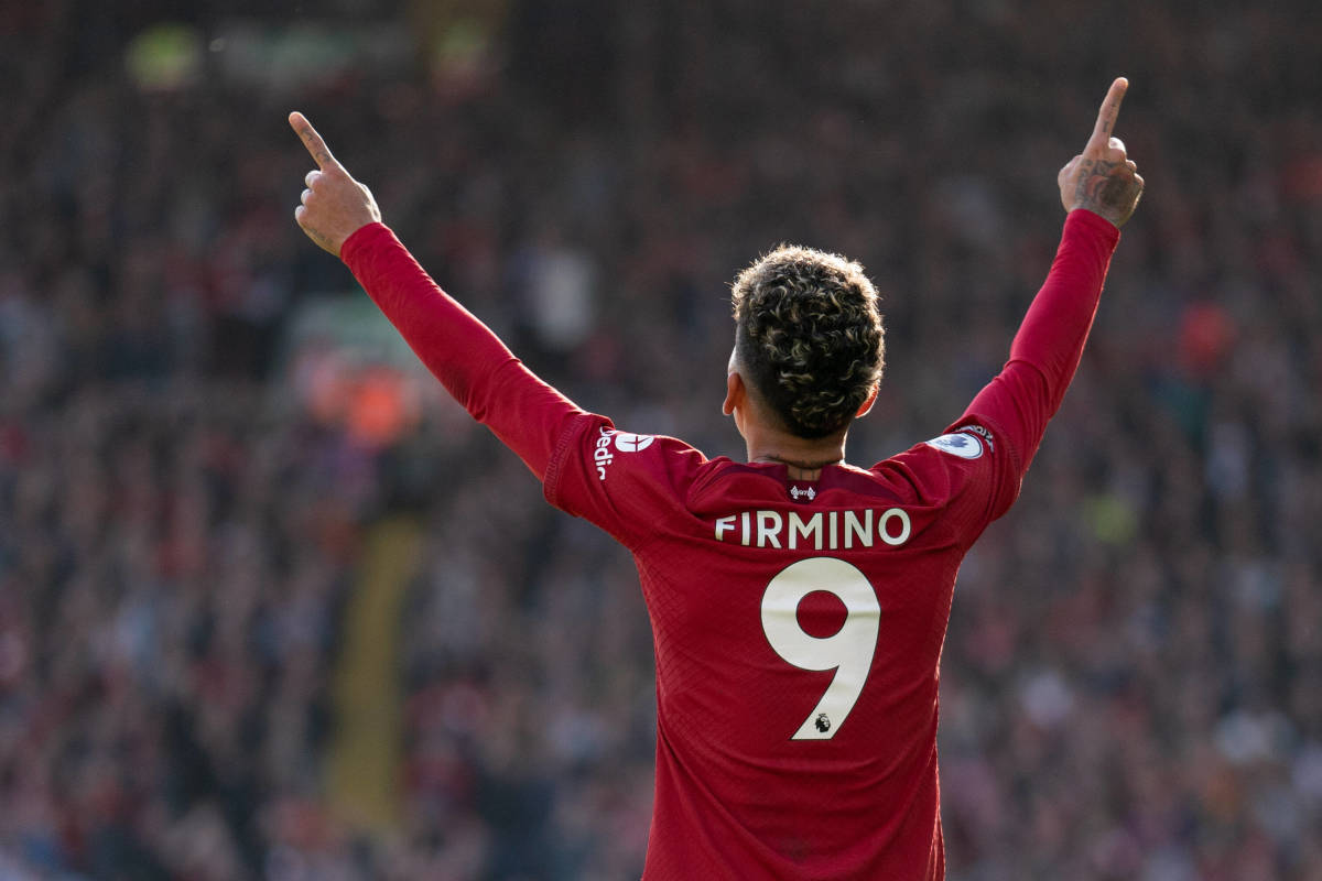 Roberto Firmino Pointing Up Both Hands Background