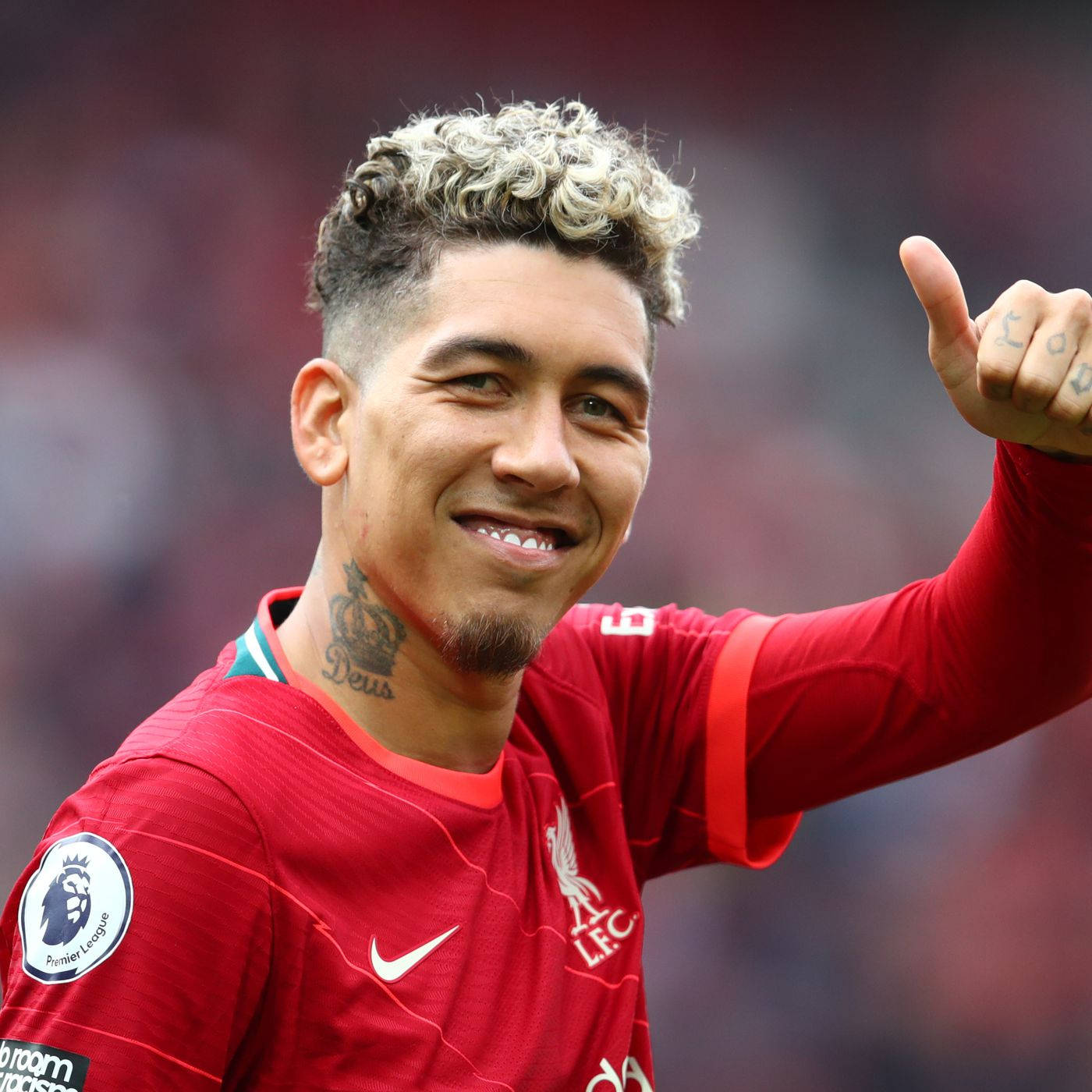 Roberto Firmino Thumbs Up Background