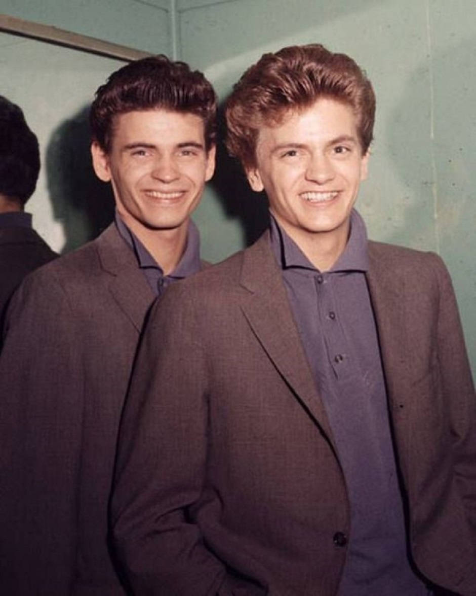 Rock Duo Everly Brothers 1960s Snapshot Background