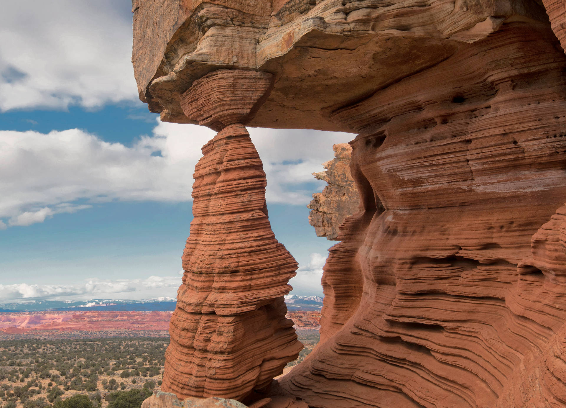 Rock Pillar At Arches National Park Background