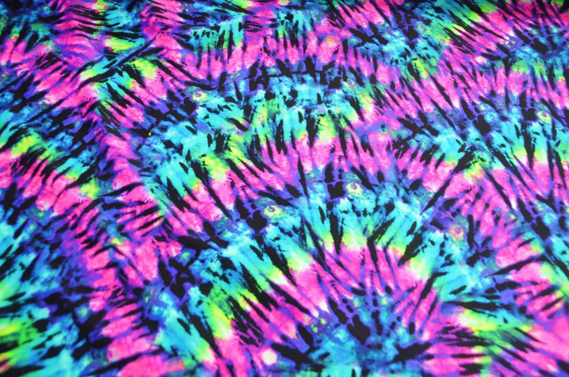 Rock This Striking Purple Tie Dye Pattern In Your Summer Wardrobe Background