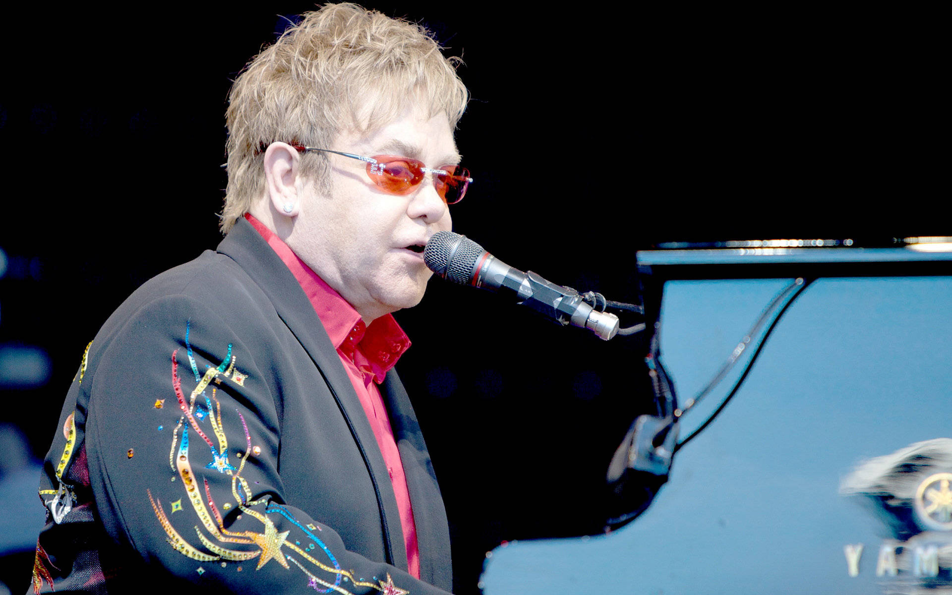 Rocketman Elton John Singing Background
