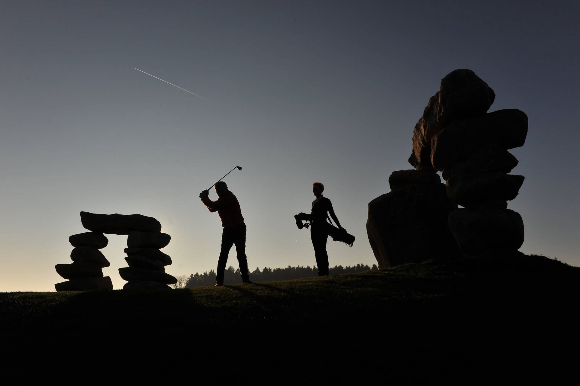 Rocks And Golfing Desktop