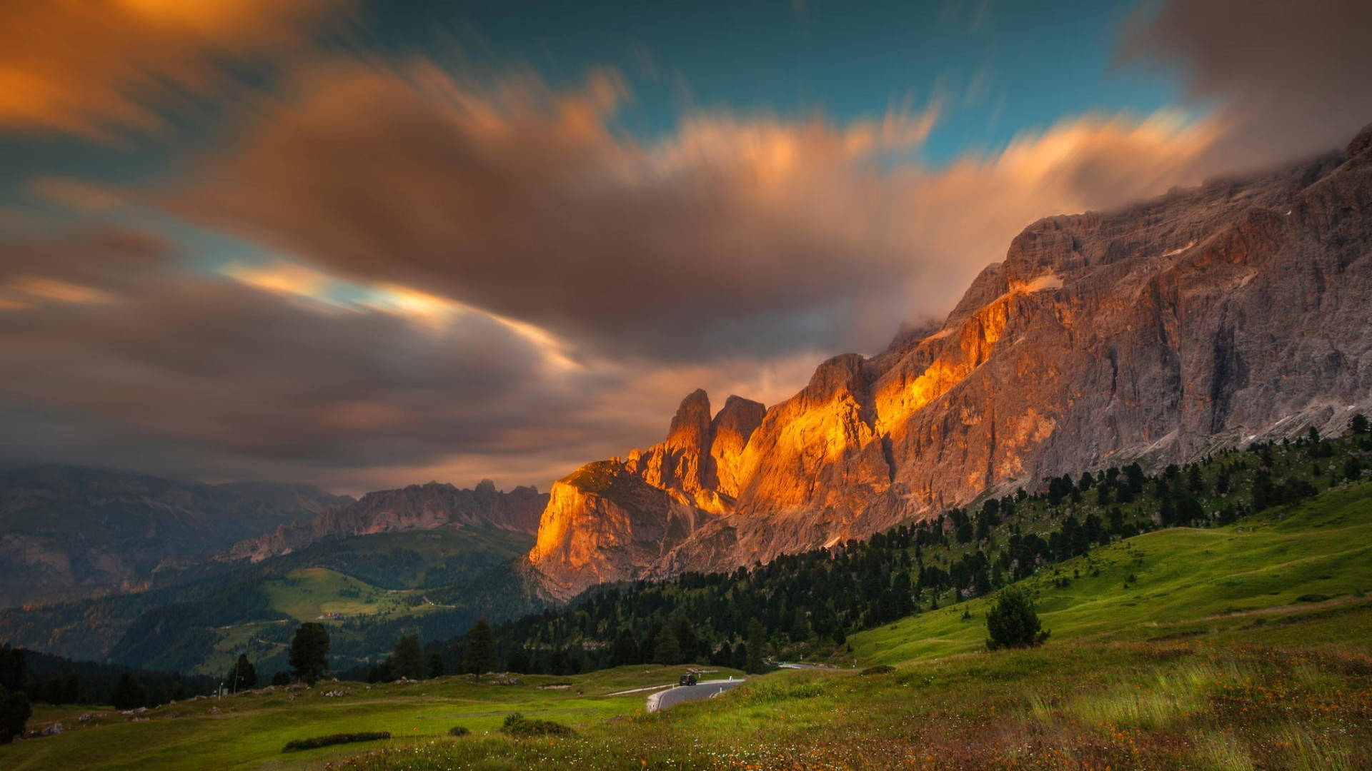 Rocky Mountain Pretty Landscape Background