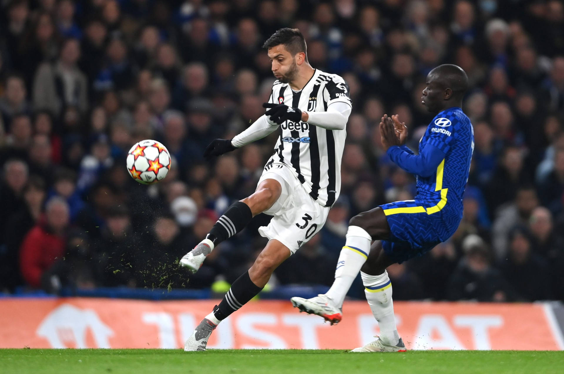 Rodrigo Bentancur Playing For Juventus