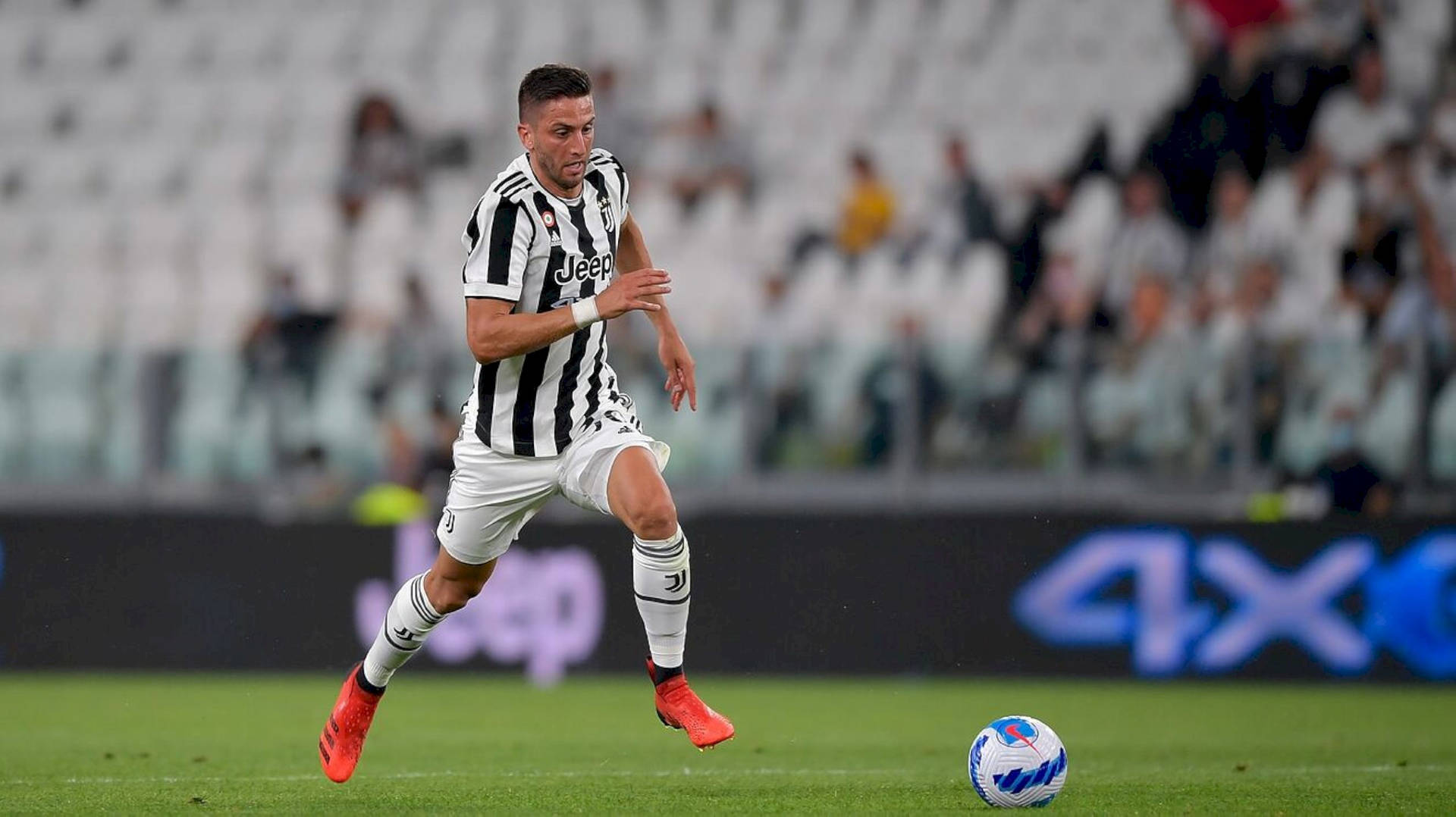 Rodrigo Bentancur Running After Ball