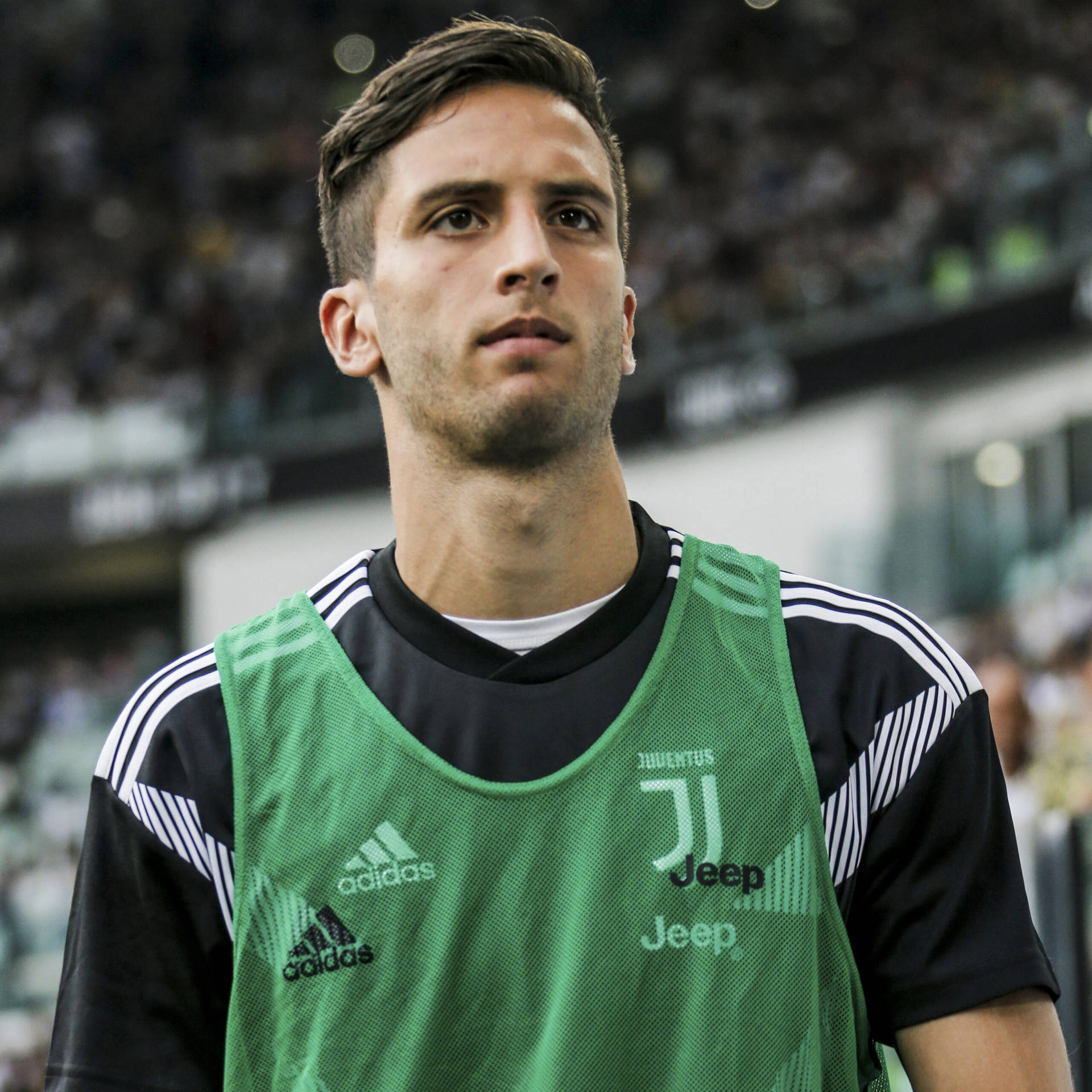 Rodrigo Bentancur Wearing Green Jersey Background