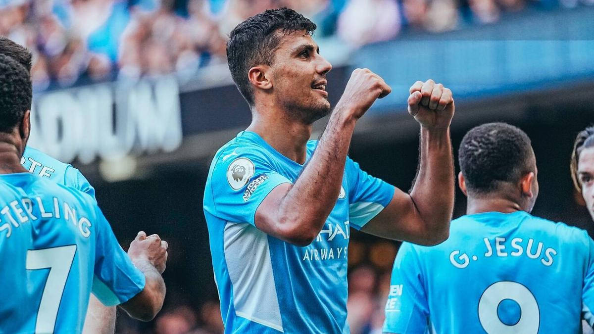 Rodrigo Hernández Cascante Fists Up Smiling