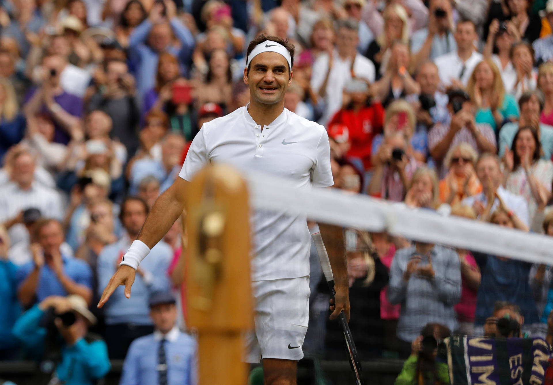 Roger Federer In Game Background