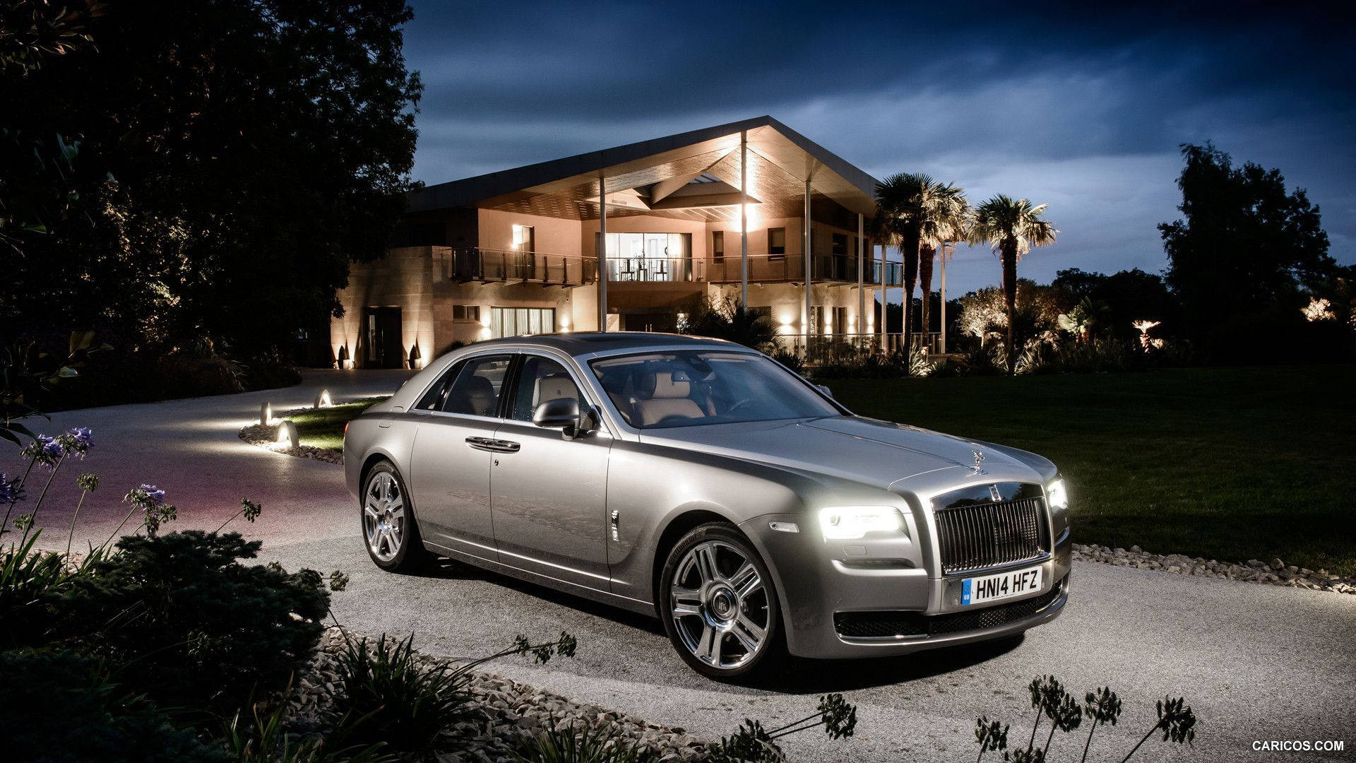Rolls Royce Ghost 2015 Background