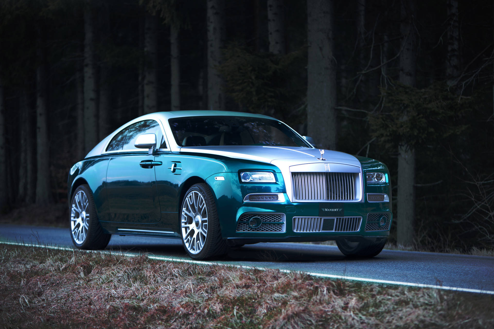 Rolls Royce Green And White Masonry Background