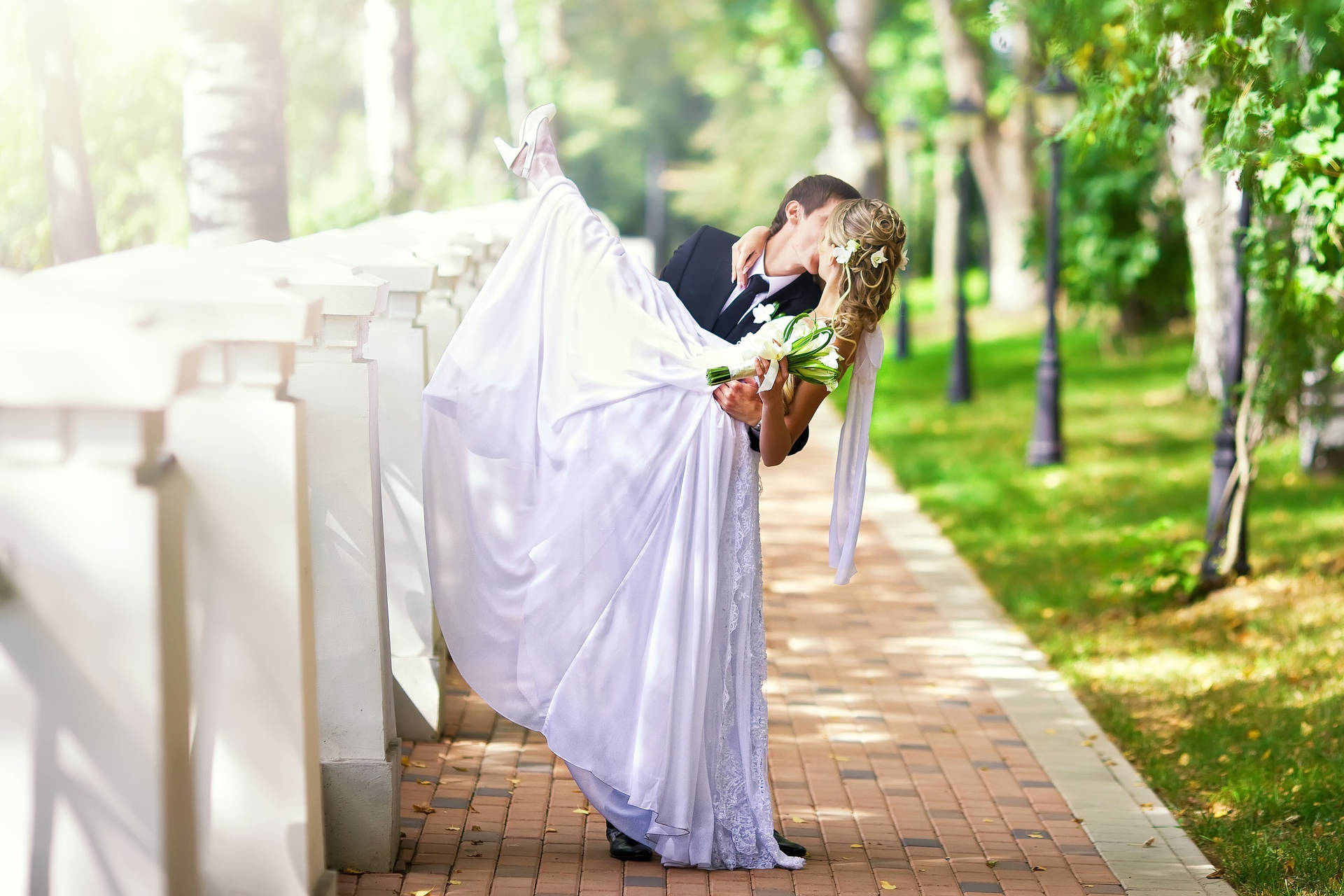 Romantic Bridal Kiss Background