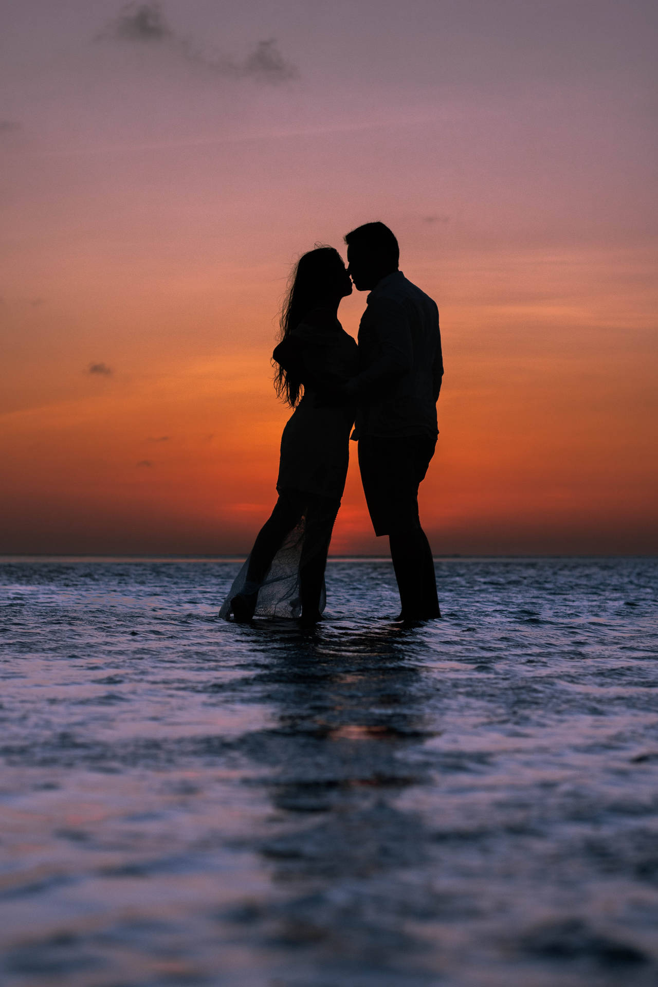Romantic Couple Ocean Sunset Kiss
