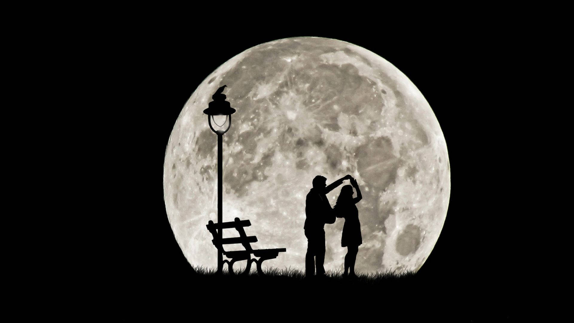 Romantic Dance With The Moon