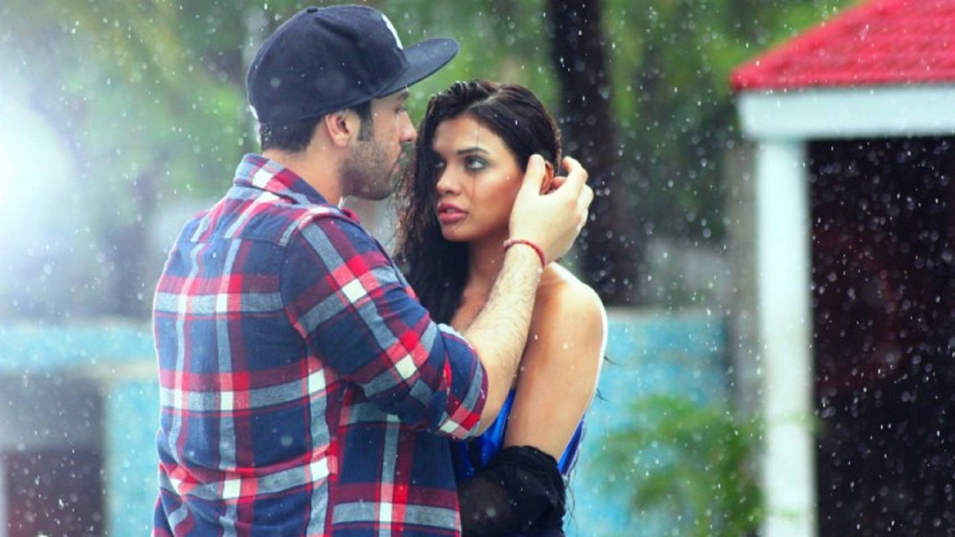 Romantic Love In The Rain Background