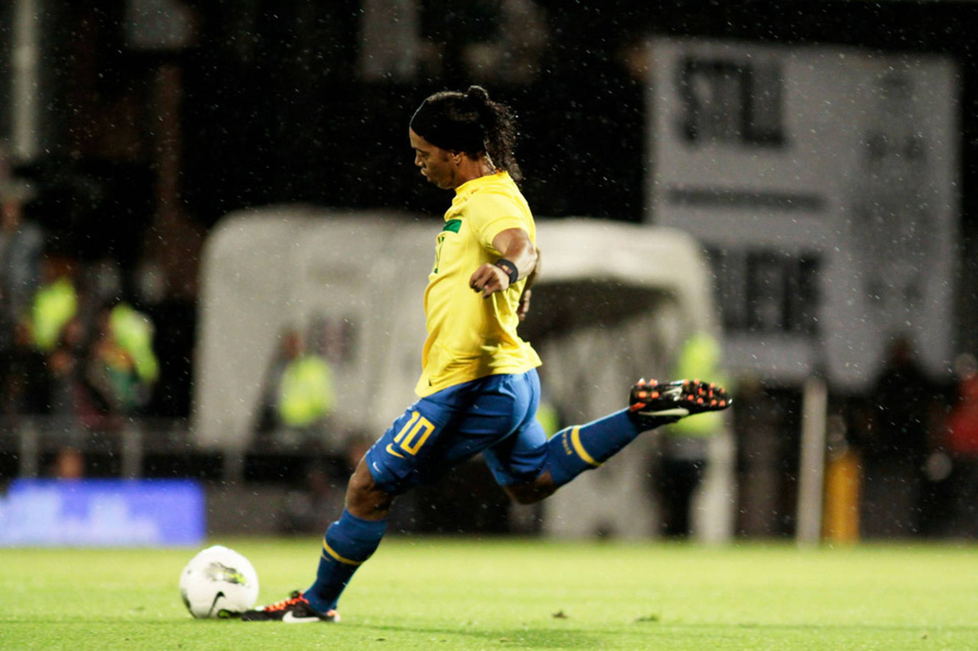 Ronaldinho Football Kick Background