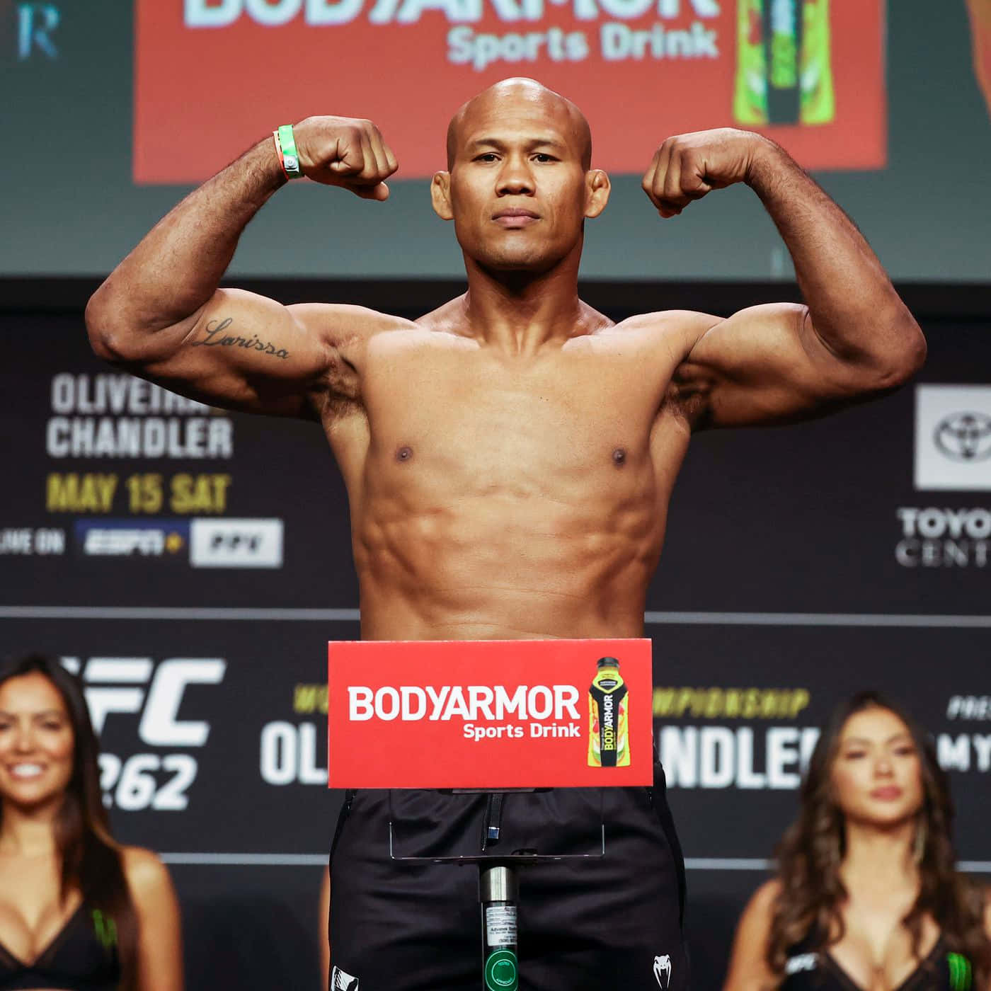 Ronaldo Souza Muscle Pose Ufc 262 Background