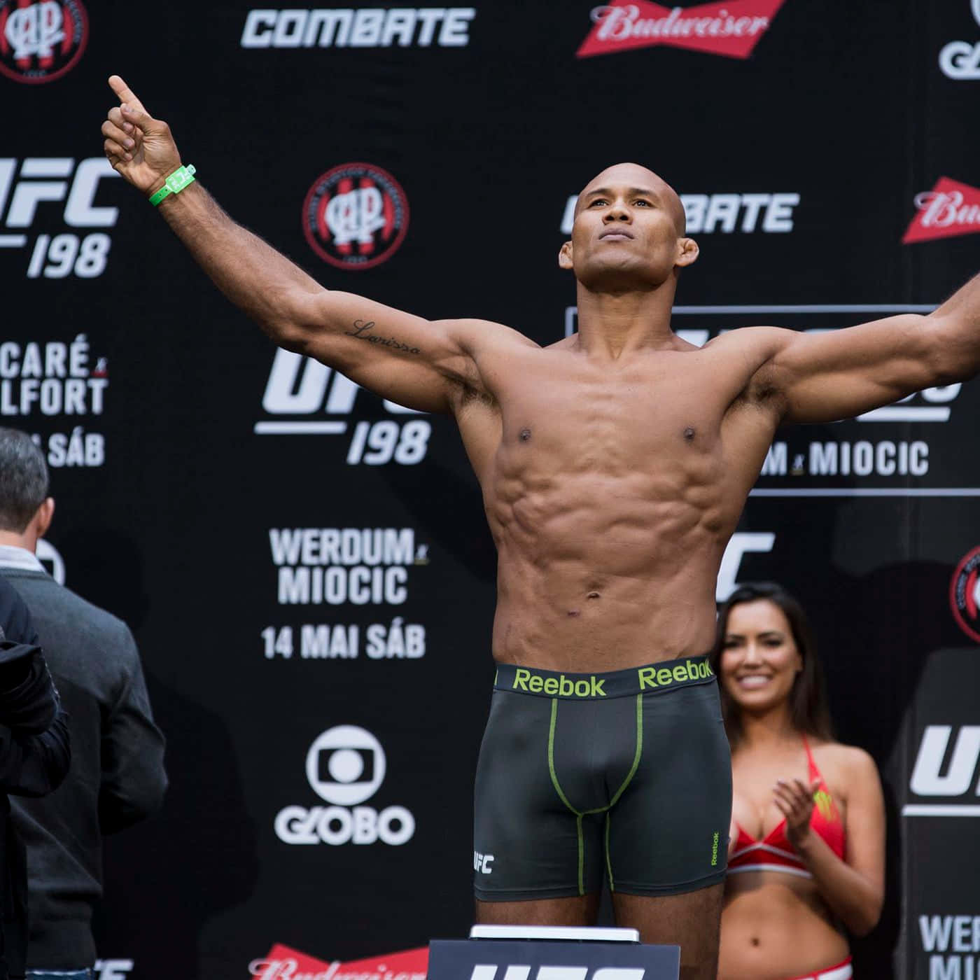 Ronaldo Souza Ufc 198 Weigh In Background