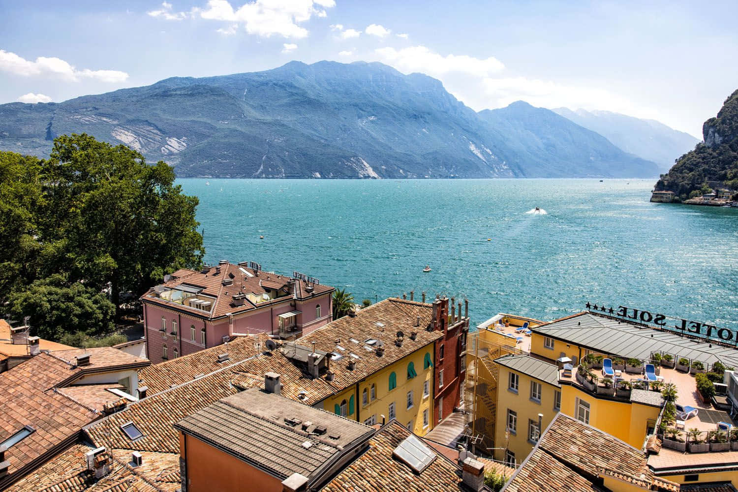 Roof View In Lago Di Garda Background
