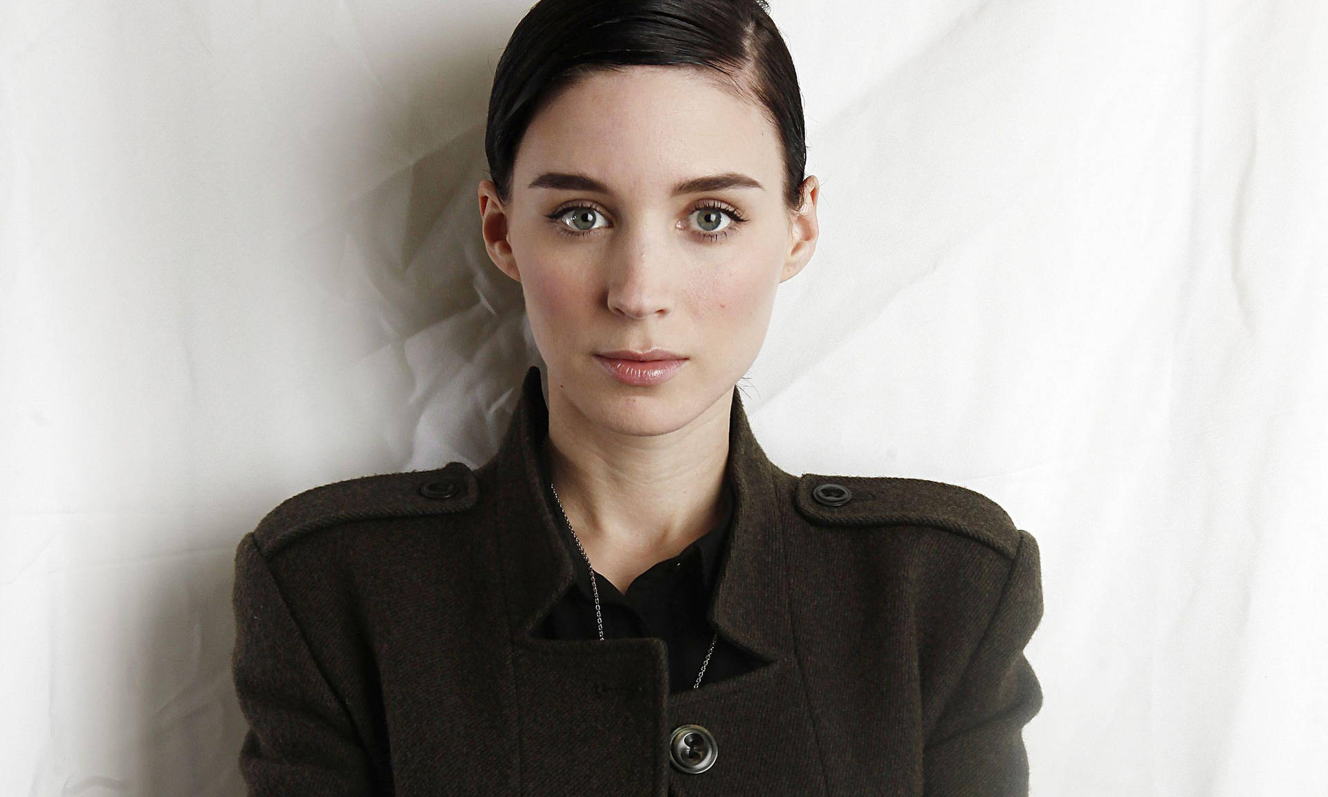 Rooney Mara Lovely Eyes Background