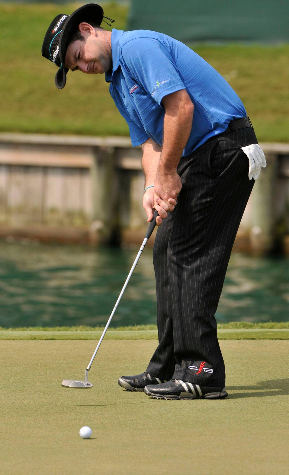 Rory Sabbatini Holding Golf Club Tightly Background