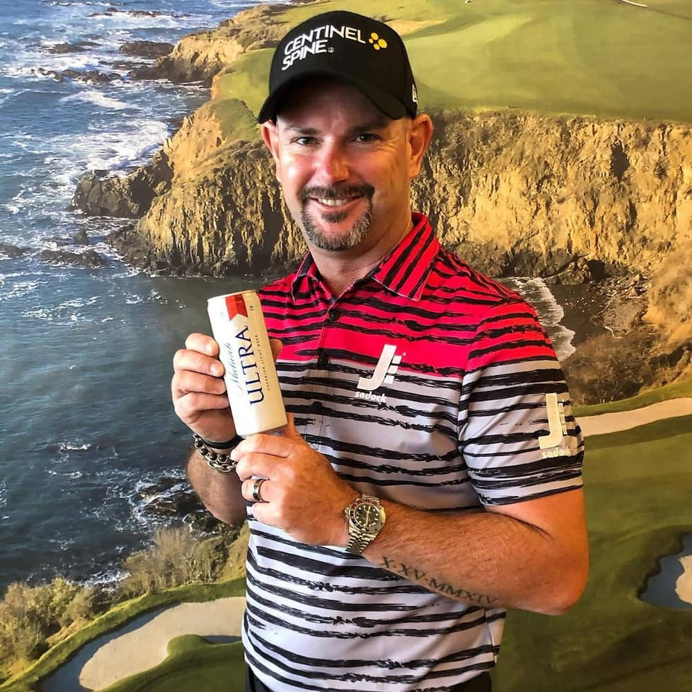 Rory Sabbatini Holding Ultra Can