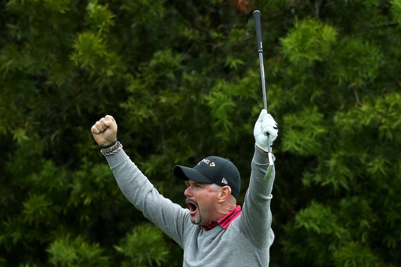 Rory Sabbatini Screaming In Victory Background