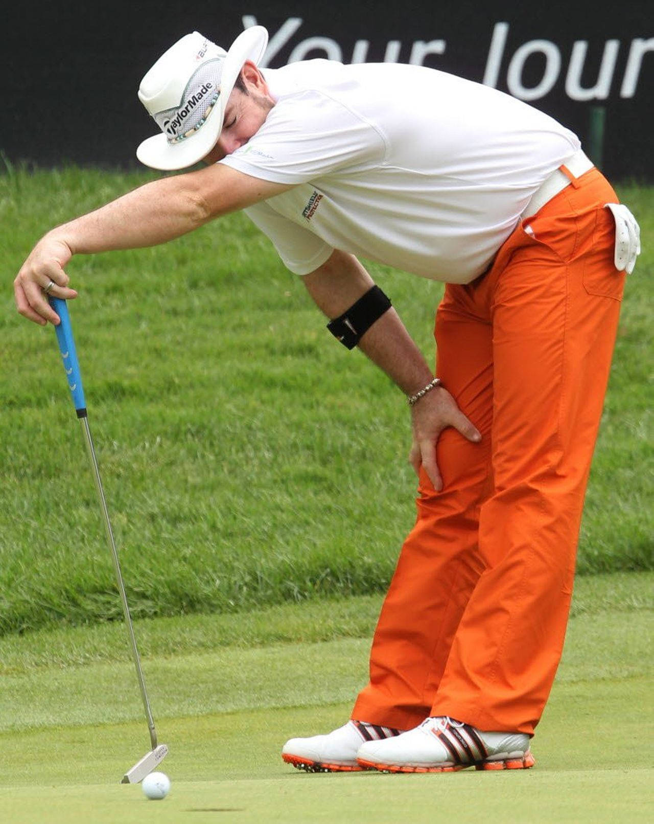 Rory Sabbatini Stretching Background